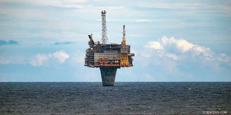 Predicting Structural Damage from Extreme Waves on Offshore Infrastructure