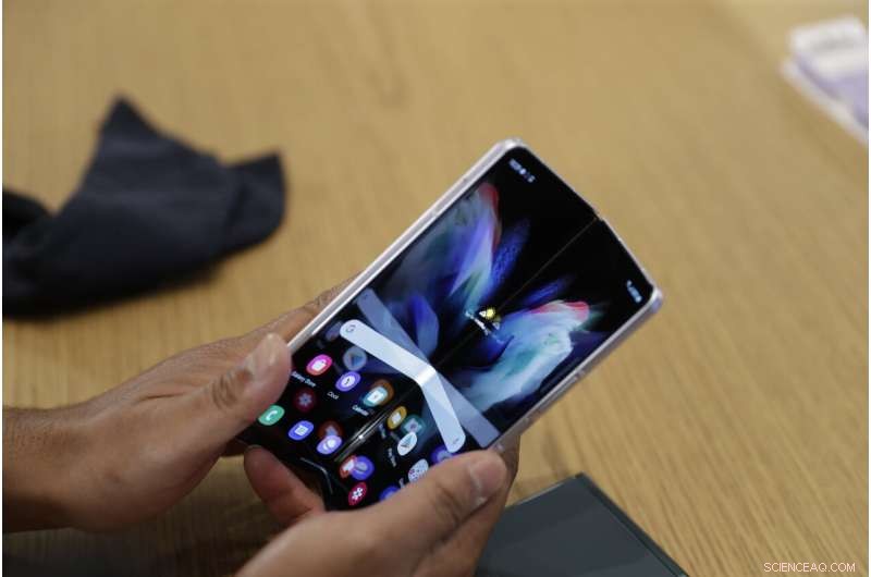 Samsung Launches Affordable and Durable Foldable Smartphones to Expand Market Appeal