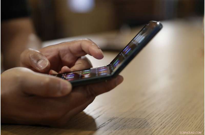 Samsung Launches Affordable and Durable Foldable Smartphones to Expand Market Appeal