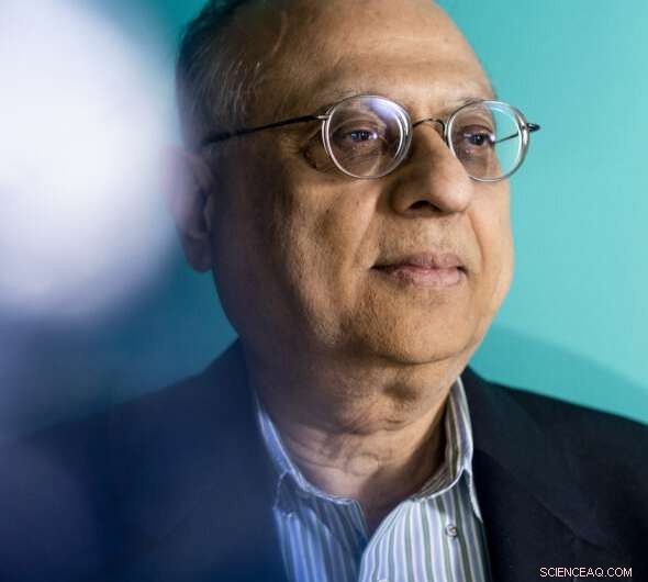 Northeastern Scientists   Holy Grail  Breakthrough in Solid-State Physics for Quantum Electronics