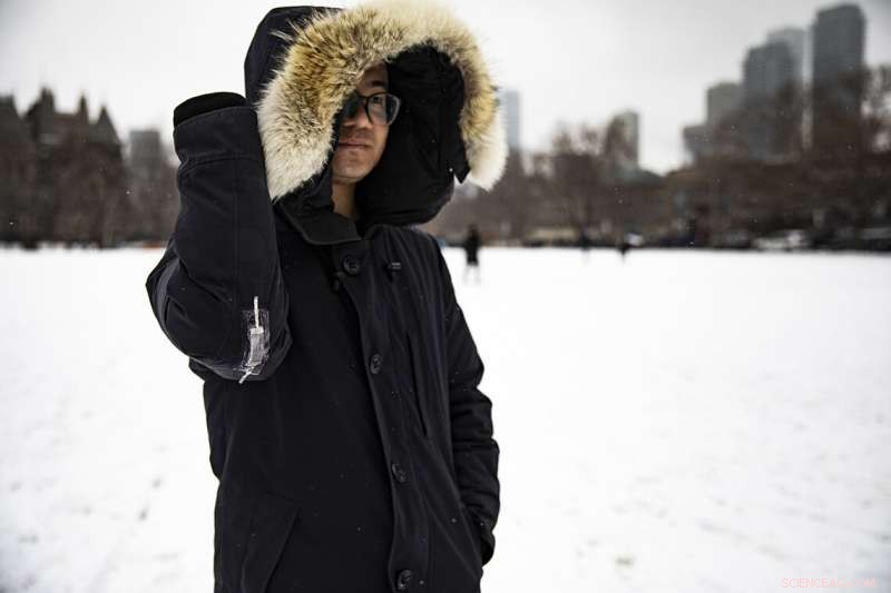 Breakthrough Stretchable Sensor  iSkin  Enables Wearable Electronics in Extreme Cold