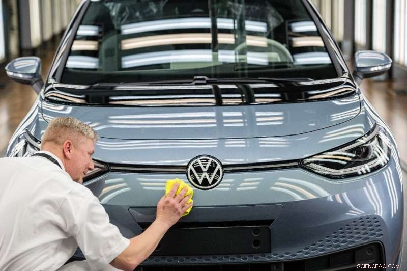 Volkswagen Reduces 2023 Car Delivery Forecast Amid Semiconductor Shortage