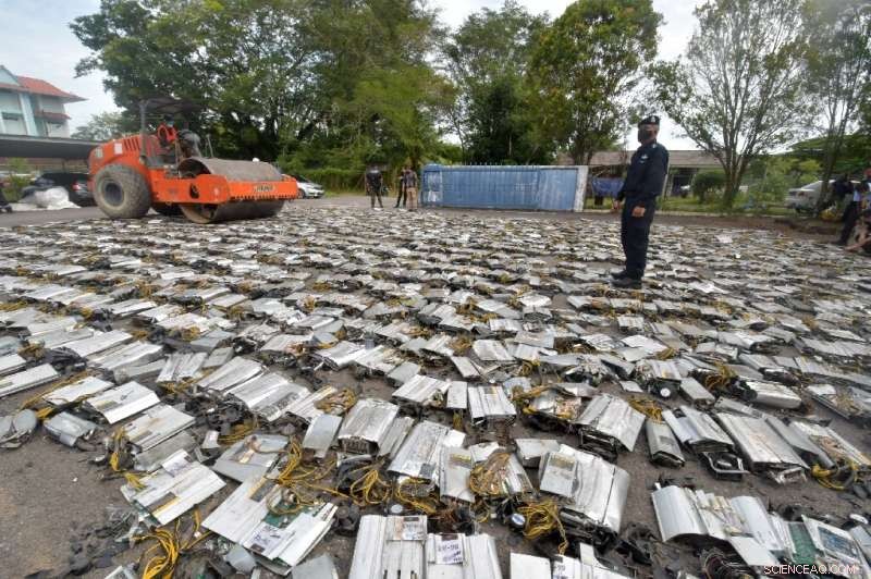 Malaysia Crushes Seized Bitcoin Mining Rigs: 1,000+ Machines Destroyed