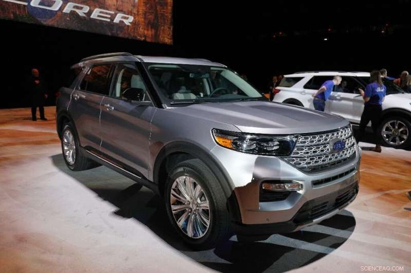 Ford Recalls 775,000 Explorer SUVs Due to Steering & Crash Risk