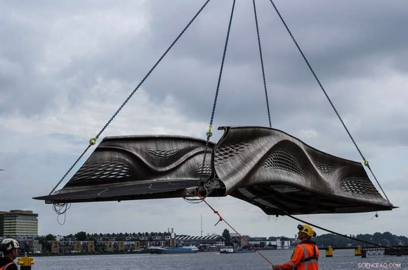 Innovative 3D-Printed Steel Footbridge Unveiled in Amsterdam