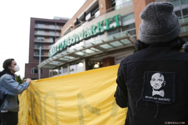 Jeff Bezos Steps Down as Amazon CEO: A Legacy of Innovation and Global Impact