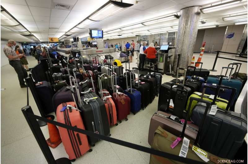 Biden Administration Proposes Mandatory Airline Refunds for Delayed Baggage and Service Failures