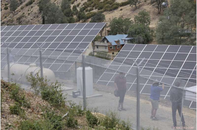 California Deploys Solar Microgrids to Ensure Power Resilience During Outages
