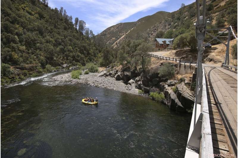 California Deploys Solar Microgrids to Ensure Power Resilience During Outages