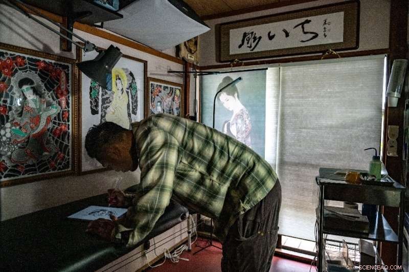 Tokyo Tattoo Artist Ichi Hatano Launches Blockchain-Powered Crypto Art at Japan s First Exhibition