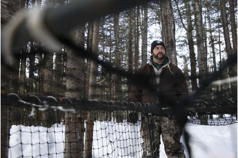 Wildlife Monitoring: Tracking COVID-19 Evolution in Animals