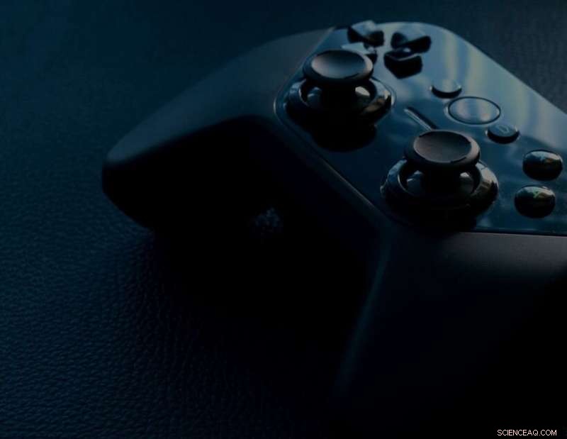 Gender Dynamics in Gaming: Women s Strategies for Recognition & Professional Advancement