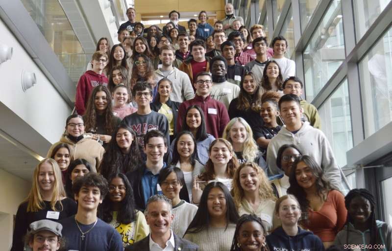 Interdisciplinary STEM Programs: Benefits for Students & Universities