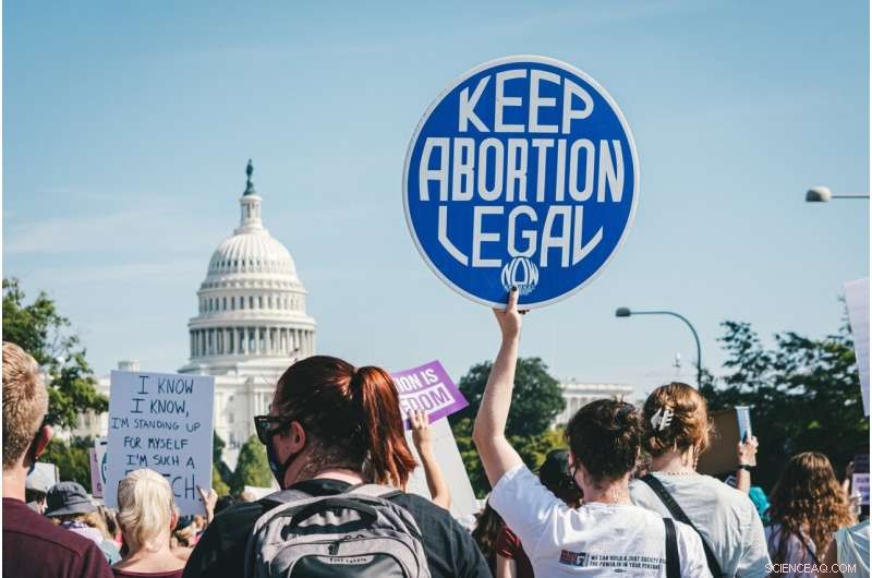 Abortion Aid Networks Emerge as Roe v. Wade Uncertainty Grows