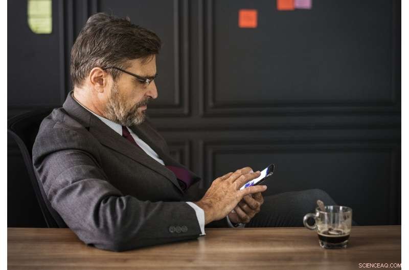 How Executive Narcissism Hinders Knowledge Sharing Within Organizations