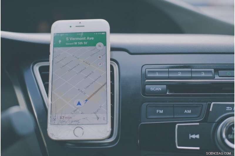 City Dwellers Struggle with Navigation: New Study Reveals Rural Advantage