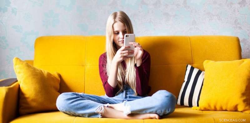 Social Media & Kids: Age-Appropriate Use & Safety Tips