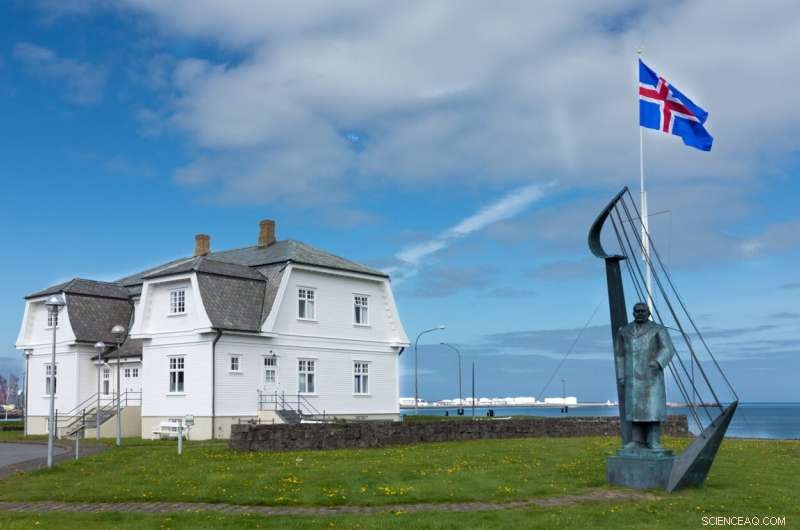Digital Connectivity and Migrant Integration in Iceland: A New Study
