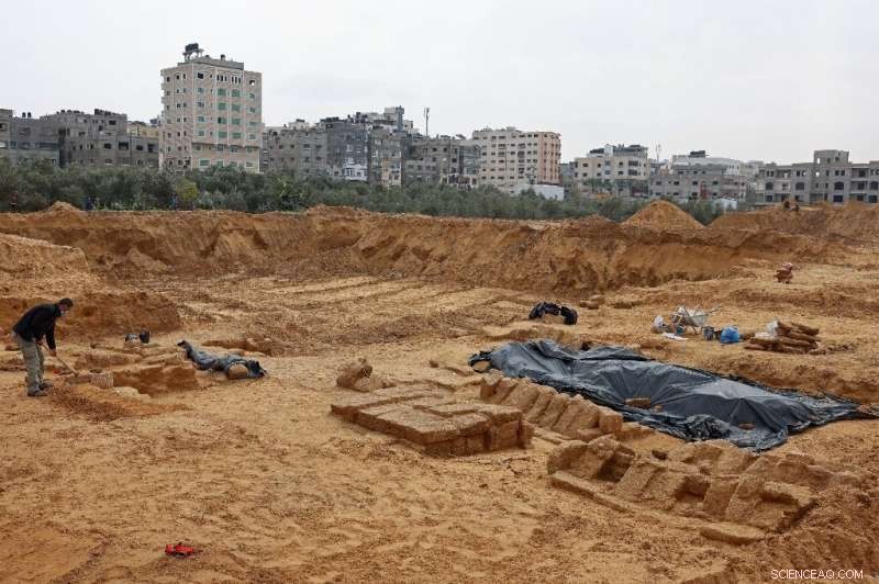 Roman Tombs Unearthed in Gaza During Construction