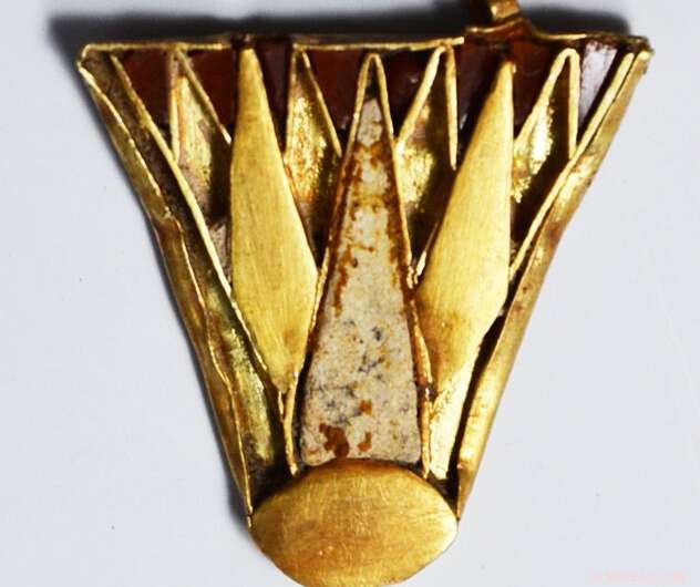 Nefertiti-Era Gold Jewelry Unearthed in Cyprus Bronze Age Tombs