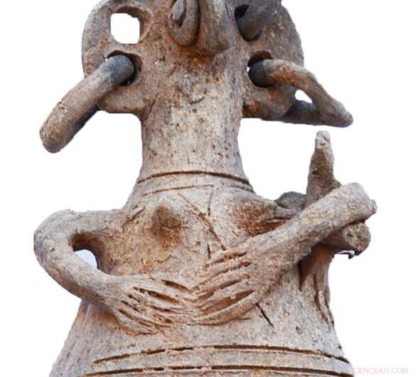 Nefertiti-Era Gold Jewelry Unearthed in Cyprus Bronze Age Tombs