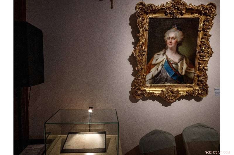 Catherine the Great s Smallpox Letter: A Historical Parallel to Russia s Modern Vaccination Challenges