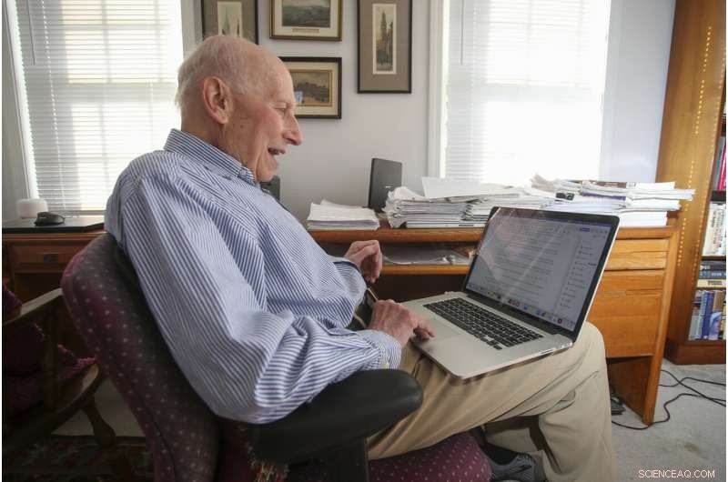 89-Year-Old Man Earns PhD in Physics, Realizing a Lifelong Dream