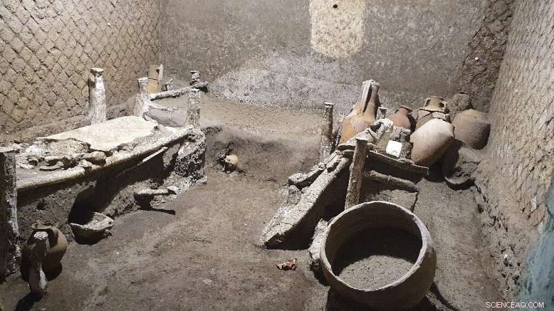 Rare Discovery: Slave Room Unearthed in Pompeii Villa