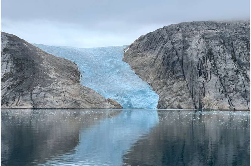 MIT Study: Microscopic Ice Defects Significantly Impact Glacier Flow & Sea Level Rise