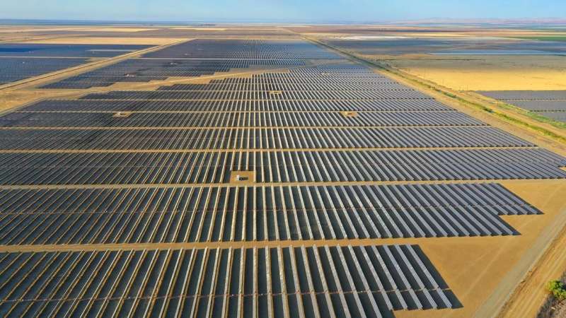 Solar Farms as Technosignatures: Could Alien Civilizations Use Solar Energy?