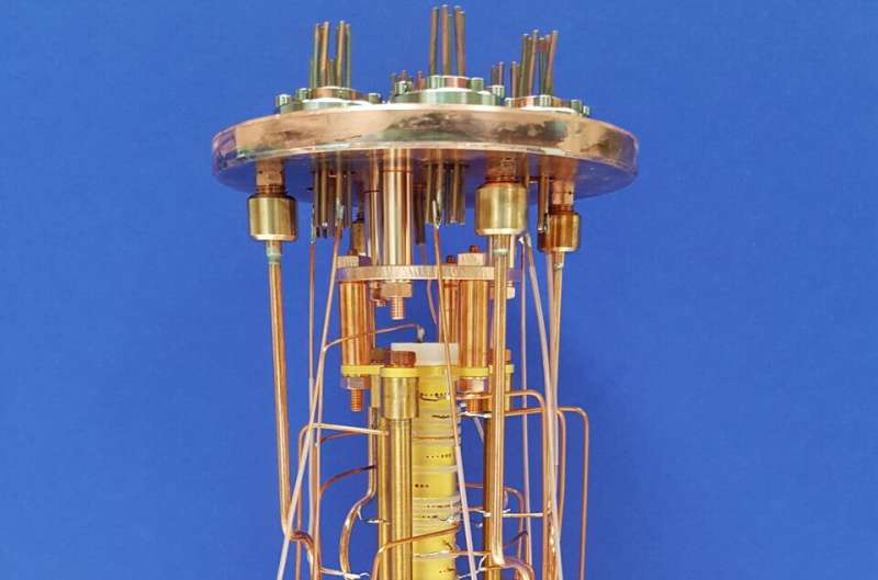 Precise Neutrino Mass Measurement with Advanced Atomic Balances