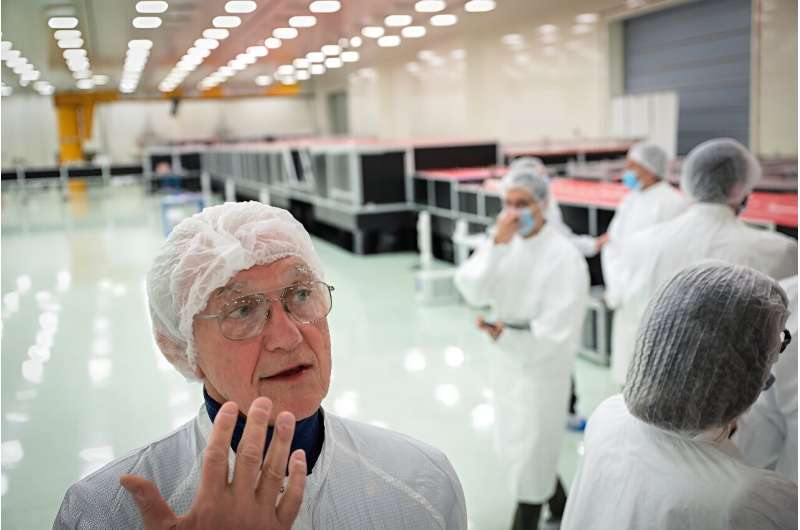 Romania s Powerful Laser: Revolutionizing Science & Industry