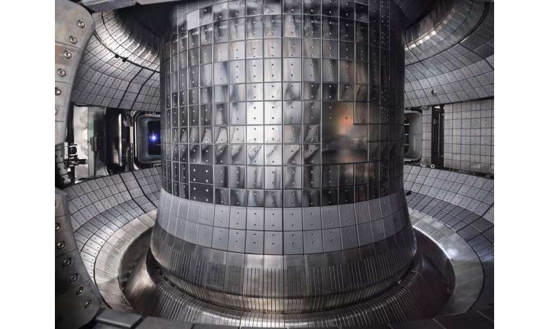 KSTAR Fusion Reactor Achieves Long-Pulse Operation with Divertor Upgrades