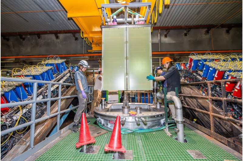 Fermilab s DUNE Detector Prototype to Enhance Neutrino Detection