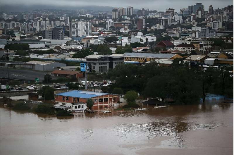 Southern Brazil Floods & Mudslides: Death Toll Rises to 39, Hundreds of Thousands Displaced