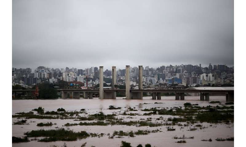 Southern Brazil Floods & Mudslides: Death Toll Rises to 39, Hundreds of Thousands Displaced