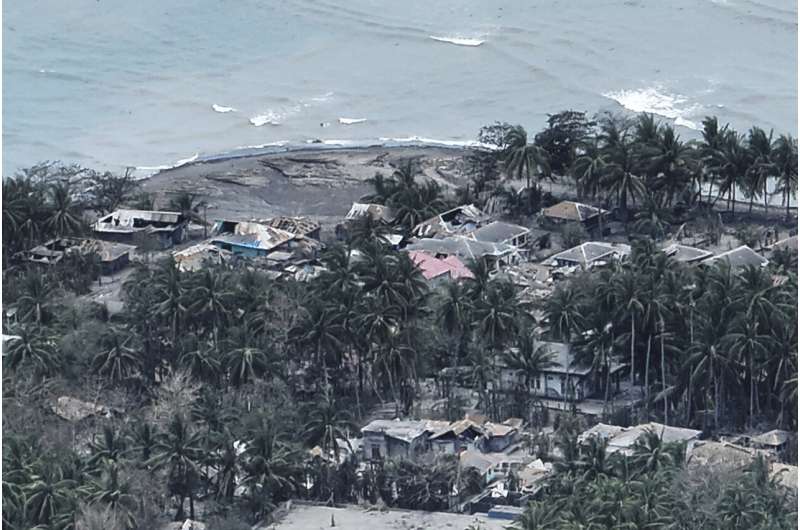Mount Ruang Eruption: Ashfall and Evacuations in Indonesia