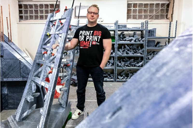 Czech Company 3D-Prints Eiffel Tower from Ocean Waste for Olympics