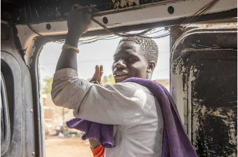 Mali Heatwave: Residents Struggle with Extreme Temperatures