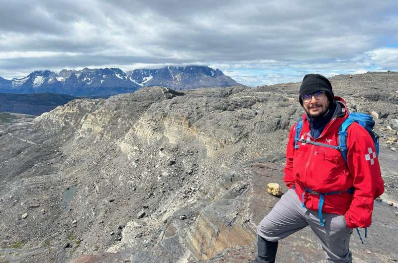 Tectonic Squeeze Creates Mountains from Seafloor: New Research