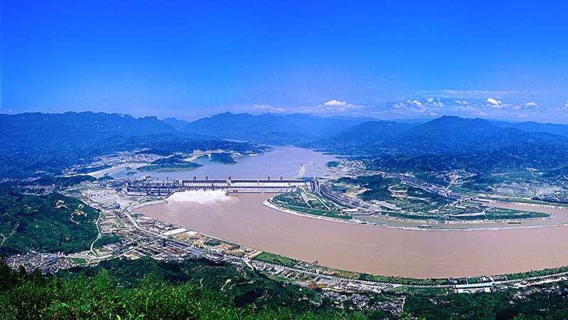 Hidden Greenhouse Gas Emissions from China s Inland Waters