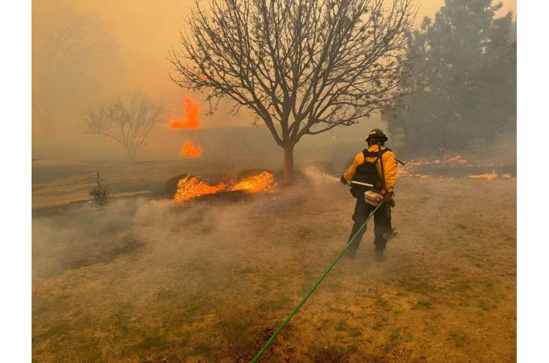 Texas Wildfires Intensify Amidst California Blizzard – Latest Updates