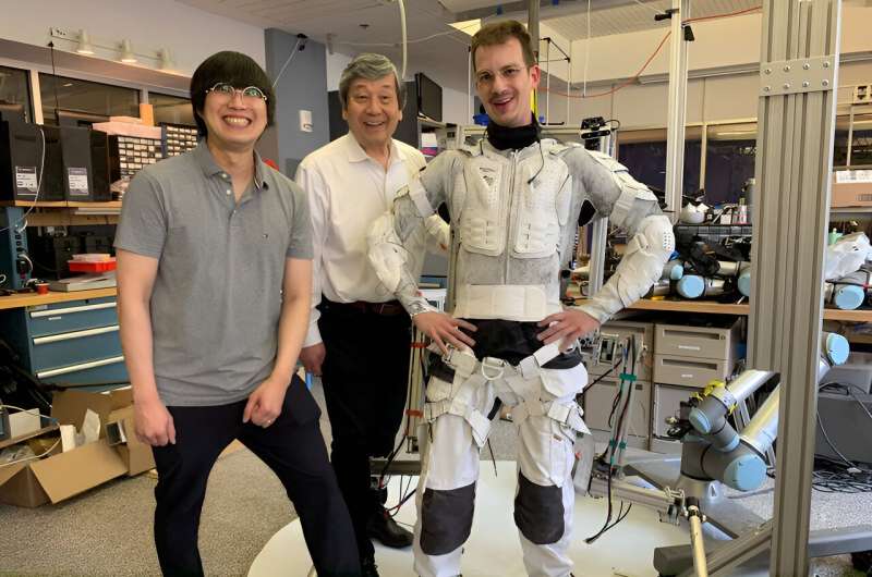 MIT s Robotic Superlimbs: Assisting Astronaut Recovery on the Moon