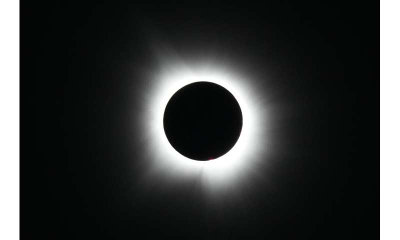 North America s Total Solar Eclipse: Reactions & Traffic Delays