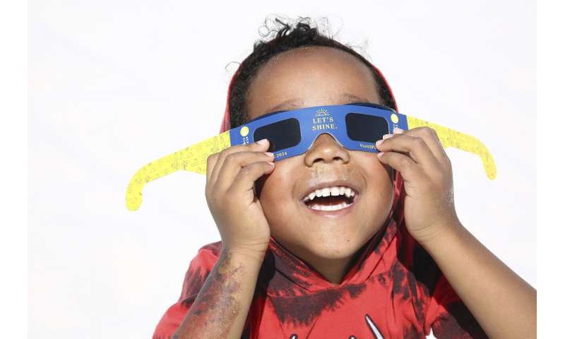 North America s Total Solar Eclipse: Reactions & Traffic Delays