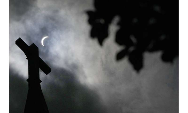 North America s Total Solar Eclipse: Reactions & Traffic Delays