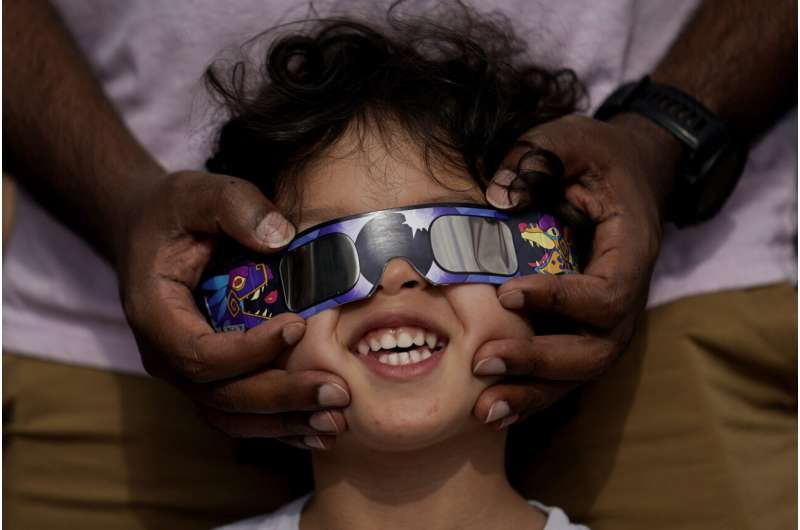 Solar Eclipse 2024: Apps to Track & Capture the Total Eclipse