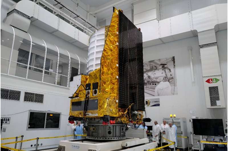 Euclid Space Telescope Faces Ice Obstacle, Clouding Early Images of the Universe