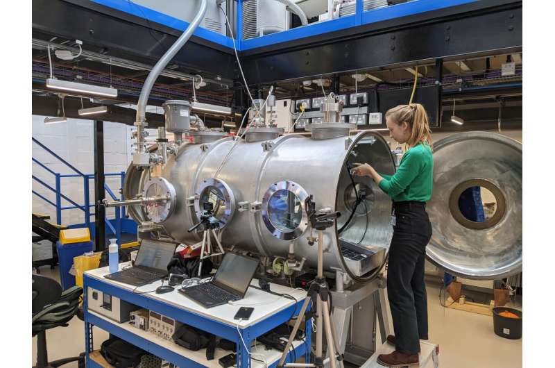 Mars Debris Flows: New Insights from HiRISE Images