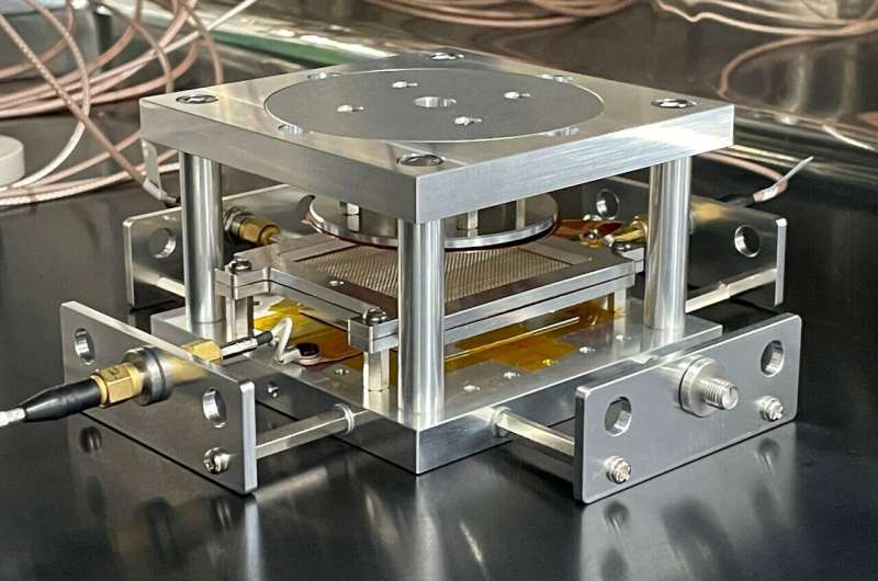 Simulating Lunar Conditions: Korean Researchers Develop Electrostatic Environment